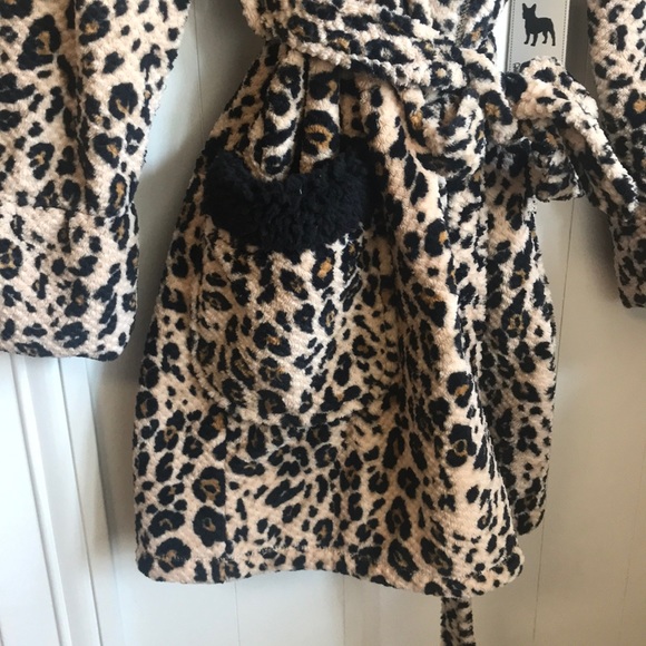 Fuzzy Robe - Picture 5 of 7